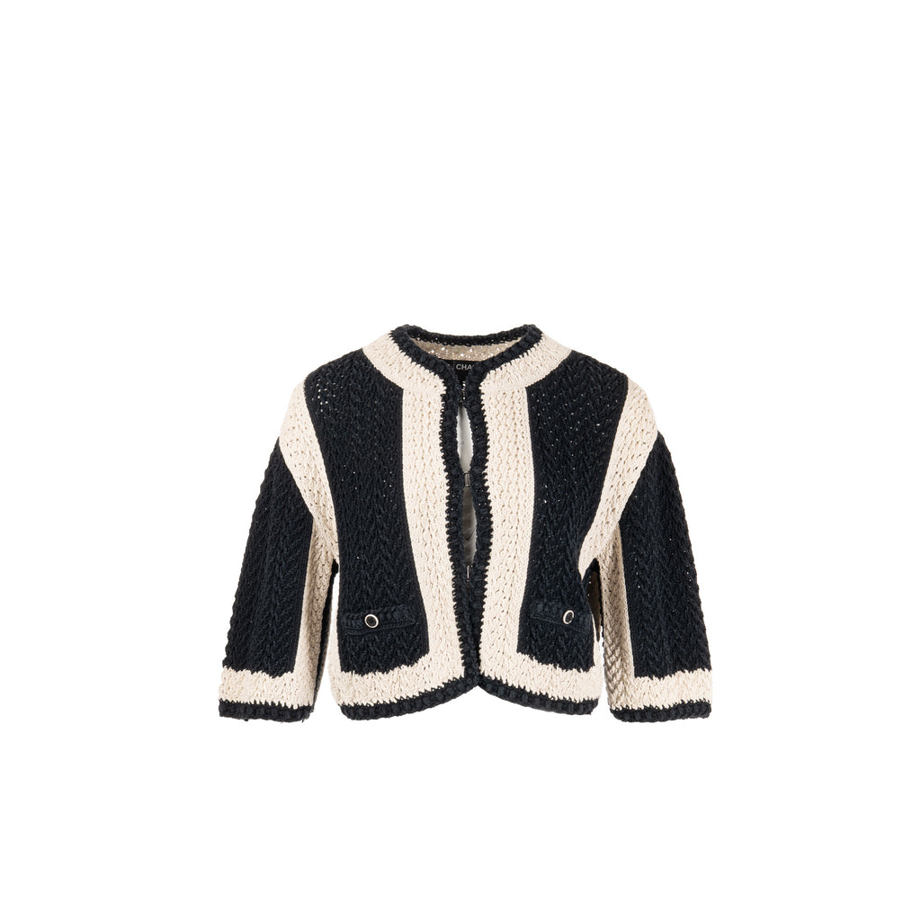 chanel-size-38-22c-black-and-white-knitted-cardigan