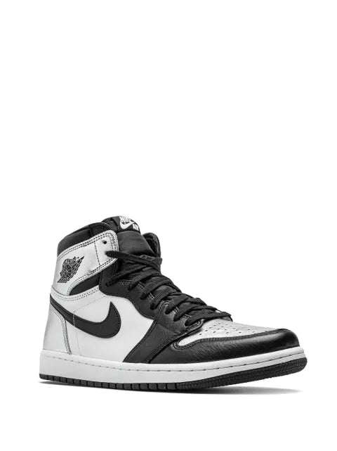 Jordan Air Jordan 1 Retro High OG  "Silver Toe" sneakers