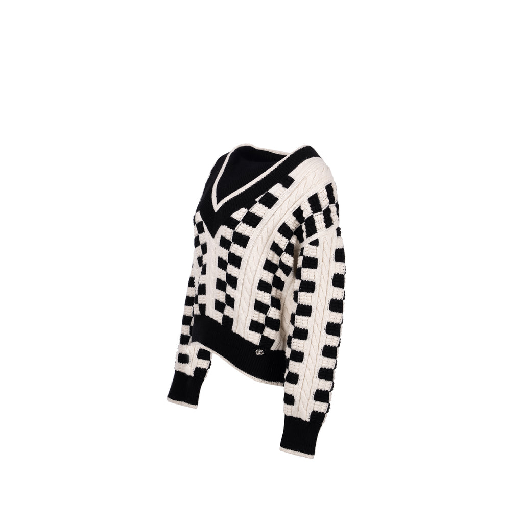 chanel-size-40-sweater-cashmere-black-white