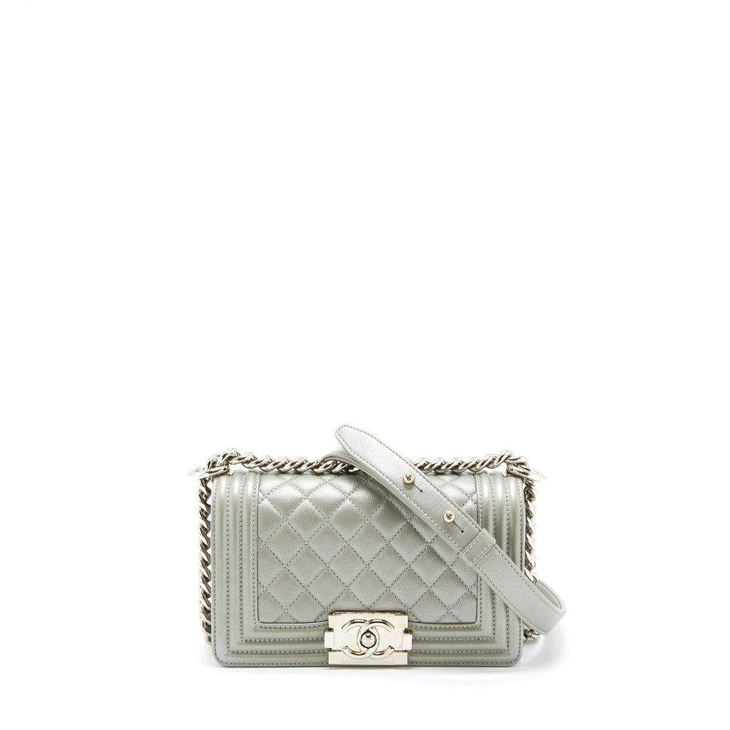 chanel-small-boy-bag-caviar-light-grey-shw