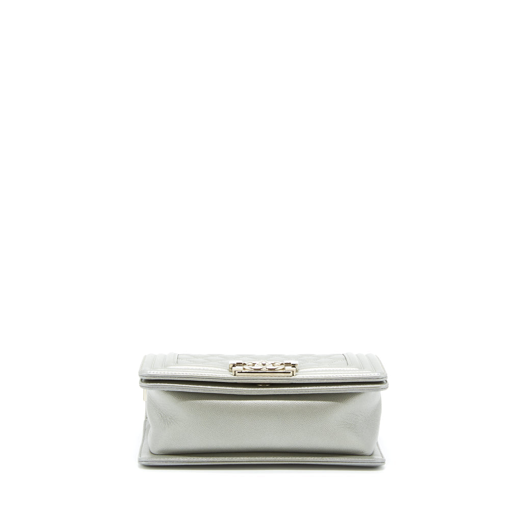 chanel-small-boy-bag-caviar-light-grey-shw