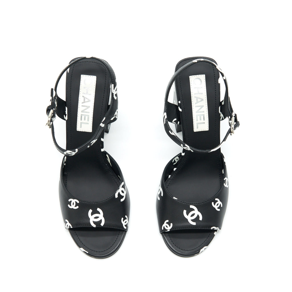 chanel-size-39-22s-printed-lambskin-sandals-black-white