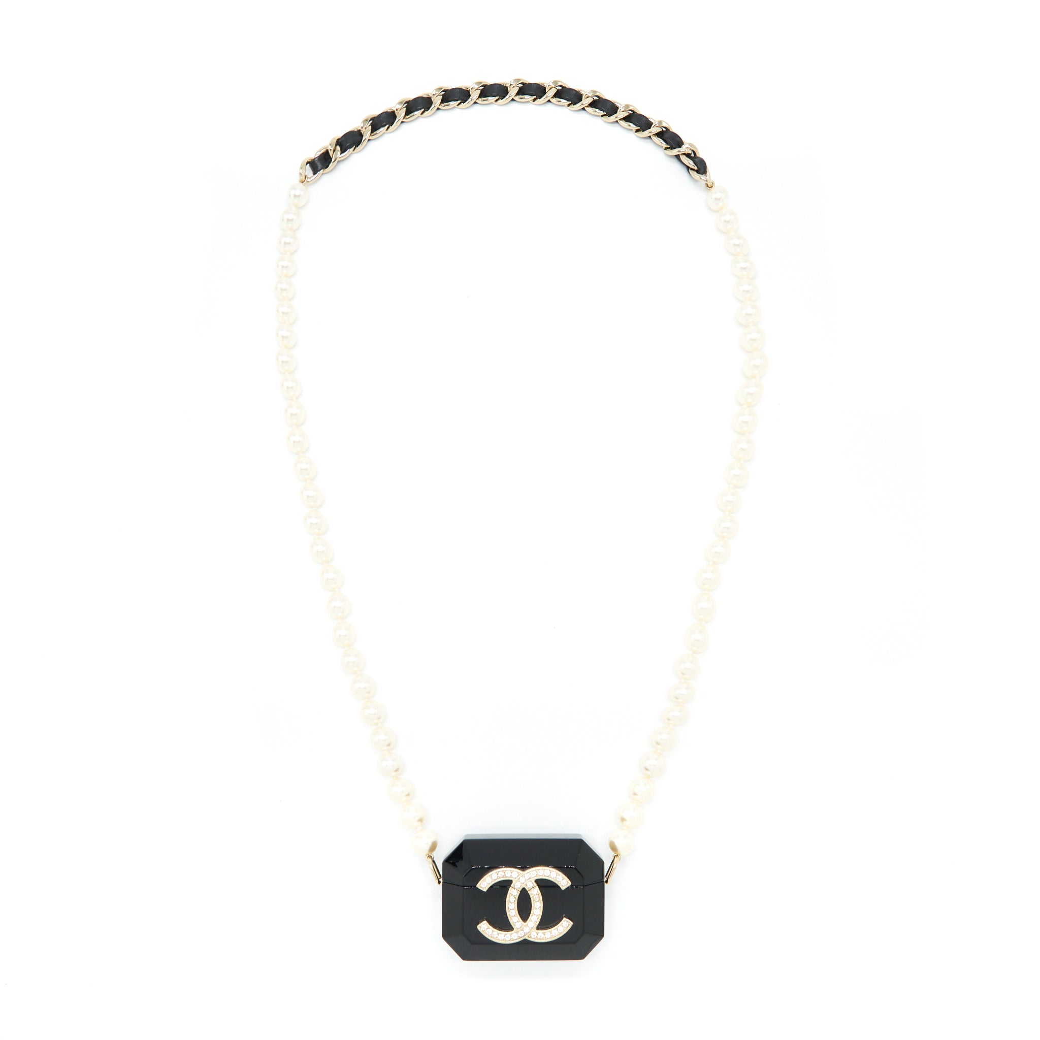 chanel-airpods-case-with-pearl-chain-black