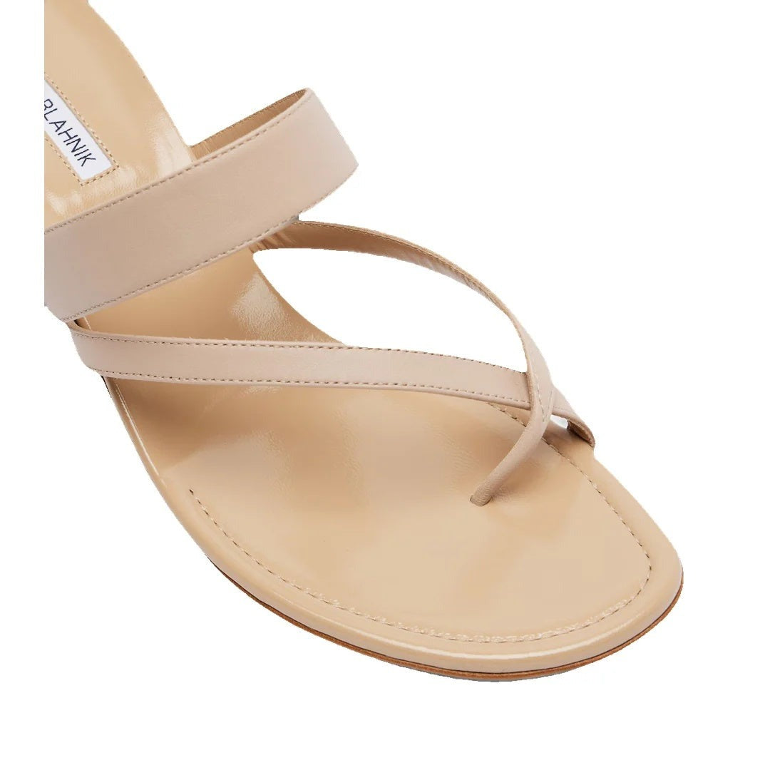 MANOLO BLAHNIK SUSAFLAT LEATHER THONG SANDALS NUDE