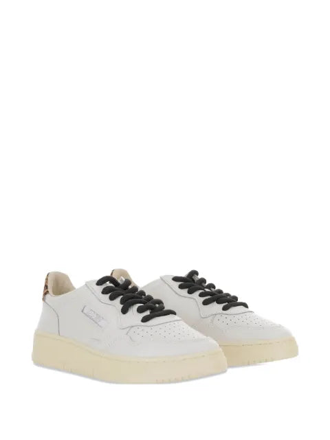 Autry Medalist low sneakers in leather – 43561
