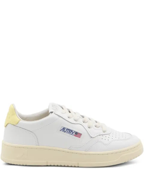 Autry Medalist low sneakers in leather – 88037