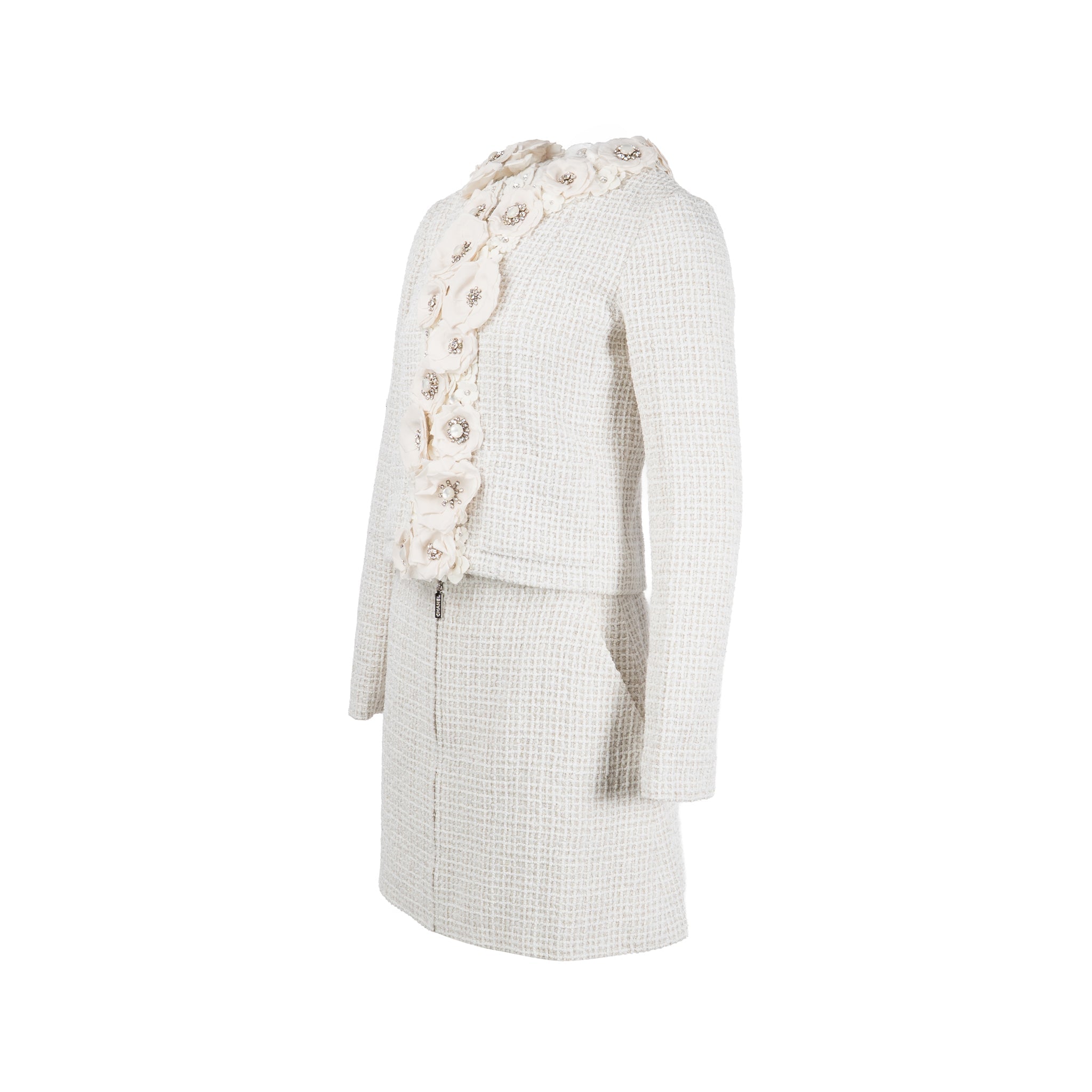 chanel-25c-size-36-floral-appliques-tweed-jacket-skirt-set-white