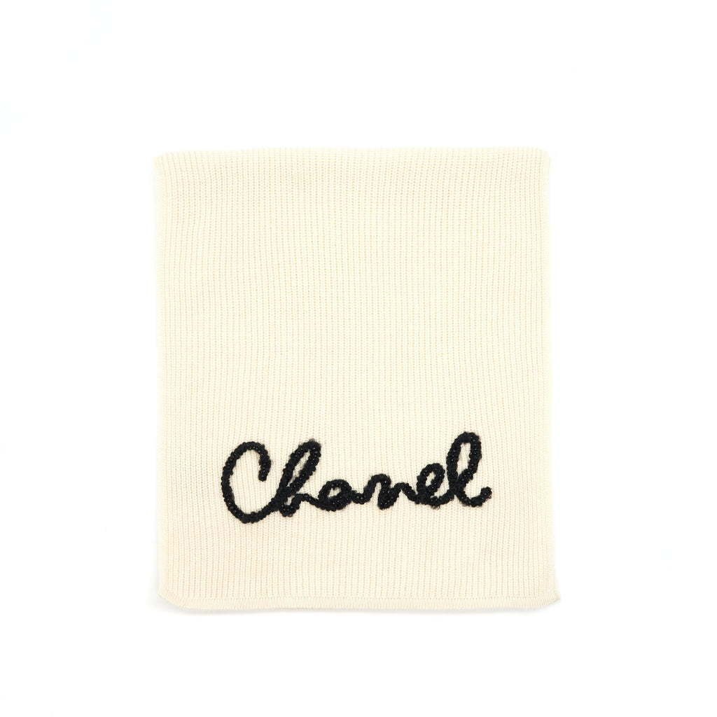 chanel-stole-cashmere-scarf-in-ivory-180x40cm
