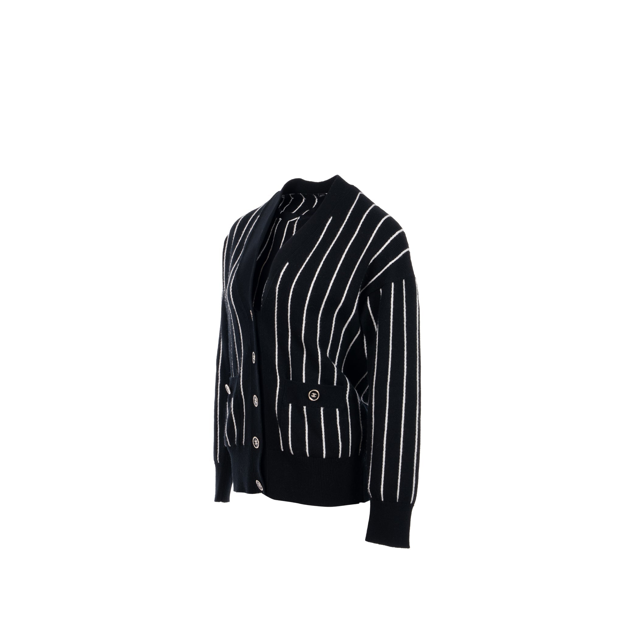 chanel-size-36-23p-cashmere-sweater-black-white
