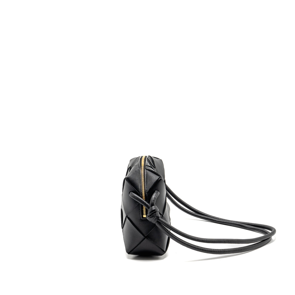 bottega-veneta-cassette-camera-bag-smooth-intreccio-leather-black-ghw