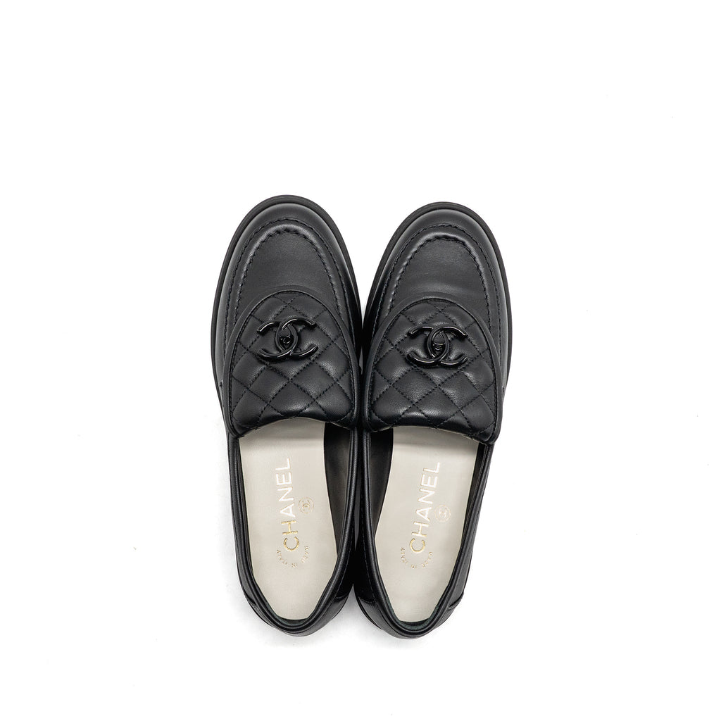 chanel-size-38-cc-turnlock-loafer-quilted-lambskin-so-black