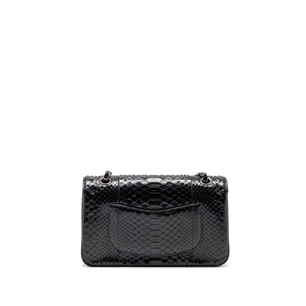 chanel-black-1