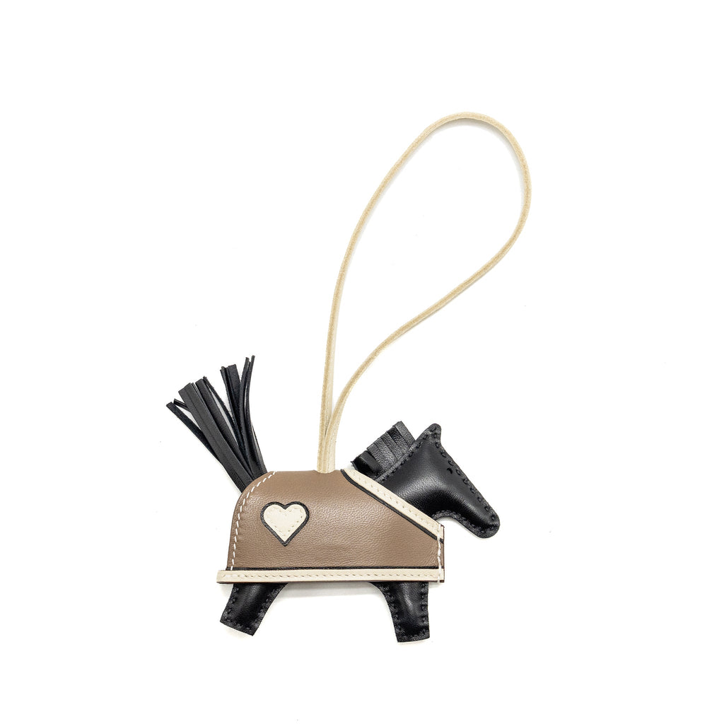 hermes-rodeo-pm-robeo-cueur-agneau-black-craie-etoupe-stamp-k-1