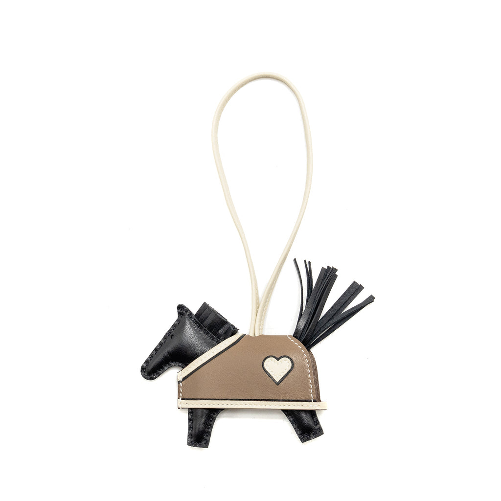 hermes-rodeo-pm-robeo-cueur-agneau-black-craie-etoupe-stamp-k-1