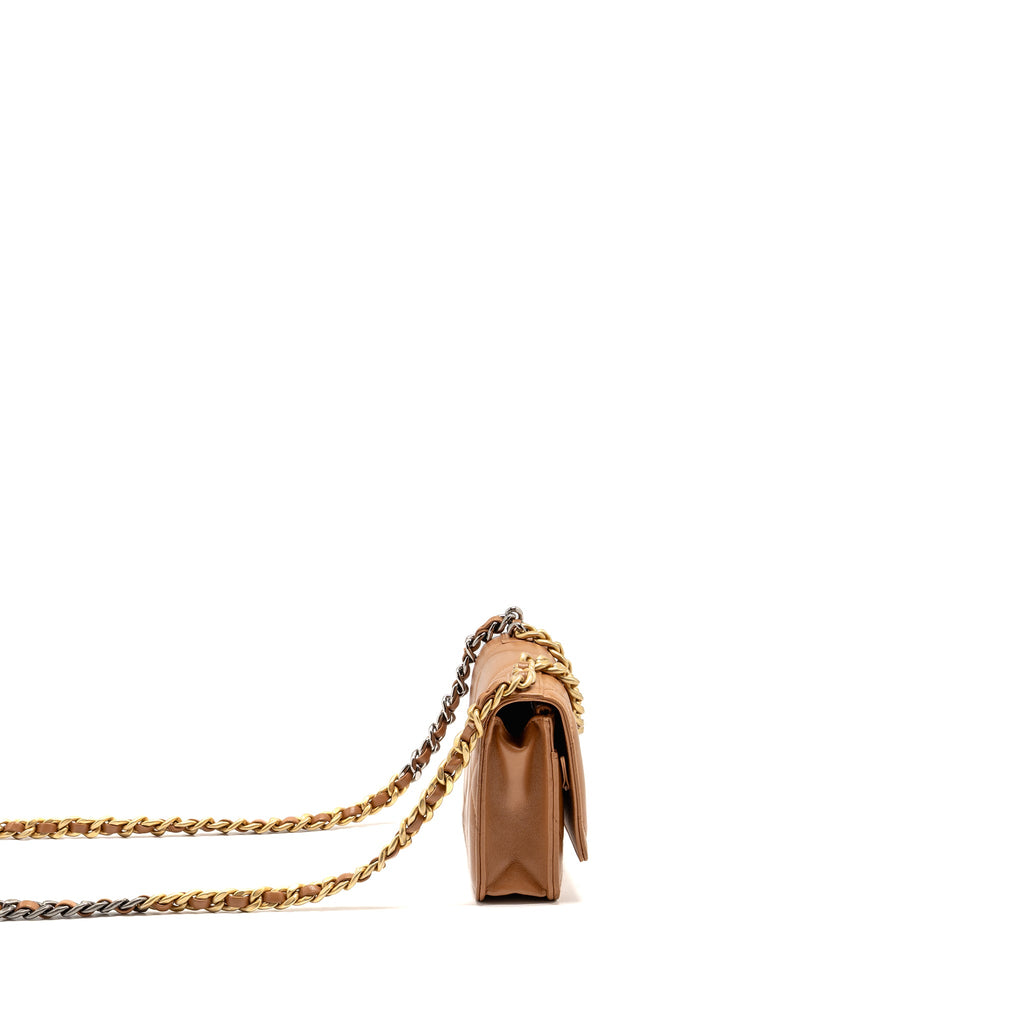 chanel-19-wallet-on-chain-lambskin-caramel-multicolour-hardware-microchip-1