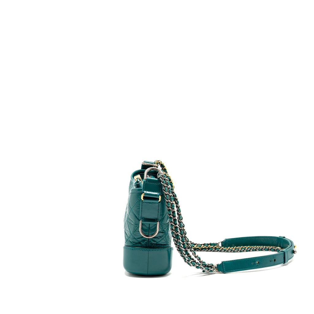 chanel-small-gabrielle-hobo-bag-aged-calfskin-green-multicoloured-hareware-copy