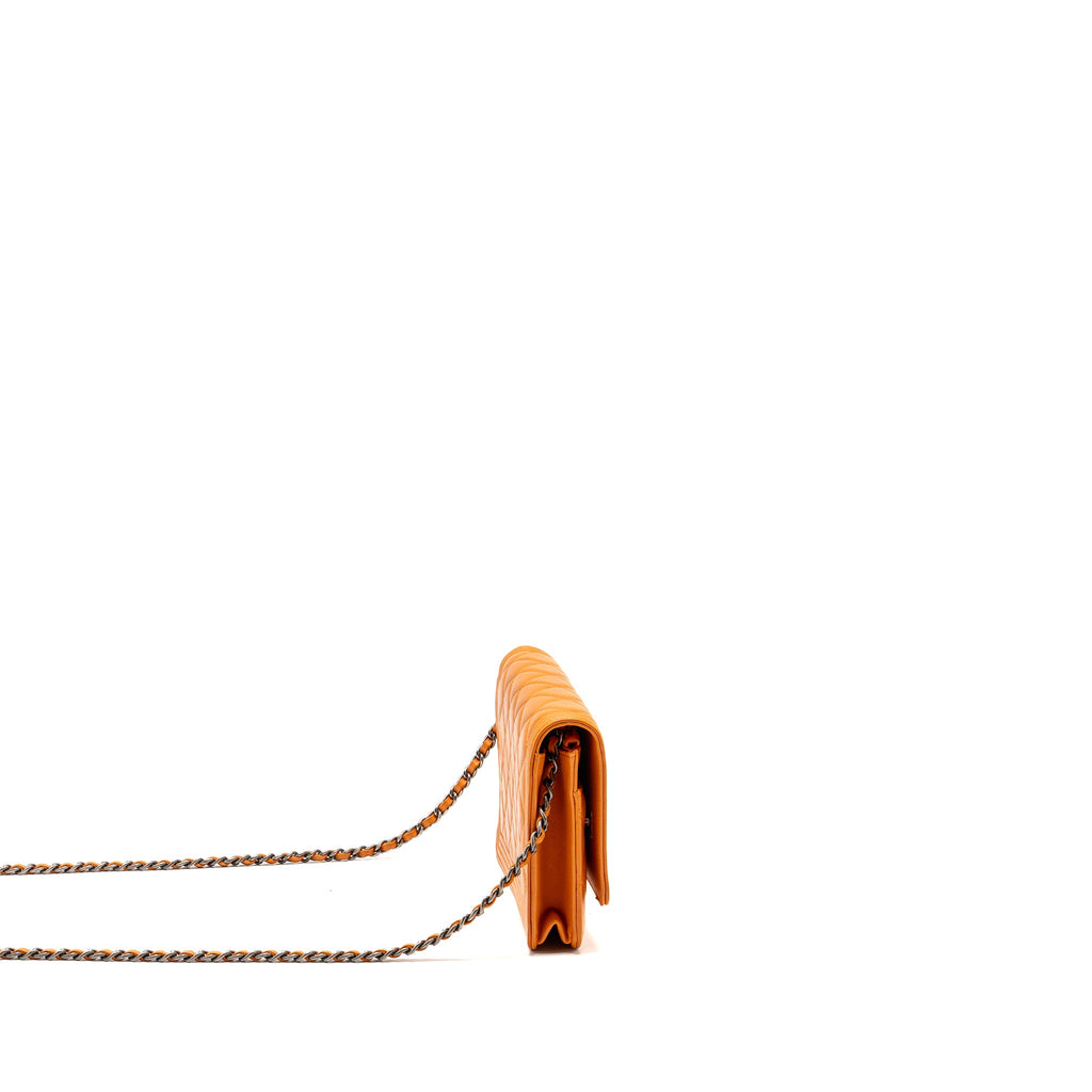 chanel-boy-wallet-on-chain-lambskin-orange-ruthenium-silver-hardware