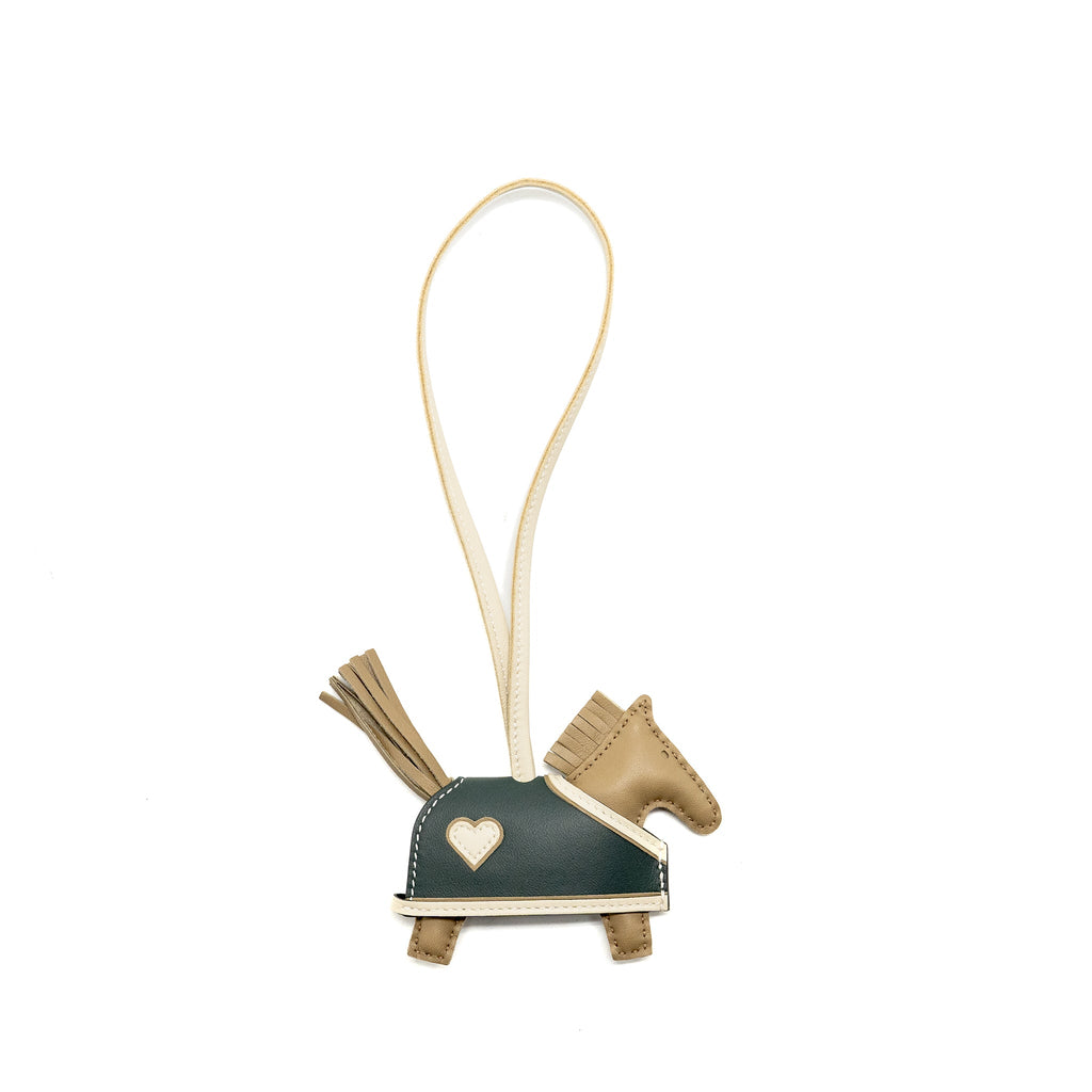 hermes-rodeo-robeo-coeur-pm-charm-lambskin-marfa-craie-mangrove-stamp-k-copy