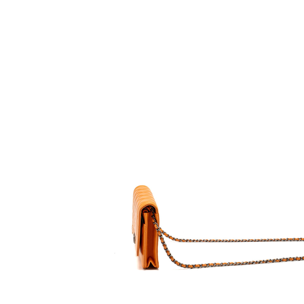 chanel-boy-wallet-on-chain-lambskin-orange-ruthenium-silver-hardware