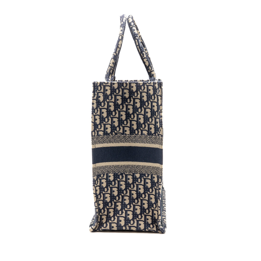 dior-large-book-tote-blue-dior-oblique-embroidery-copy