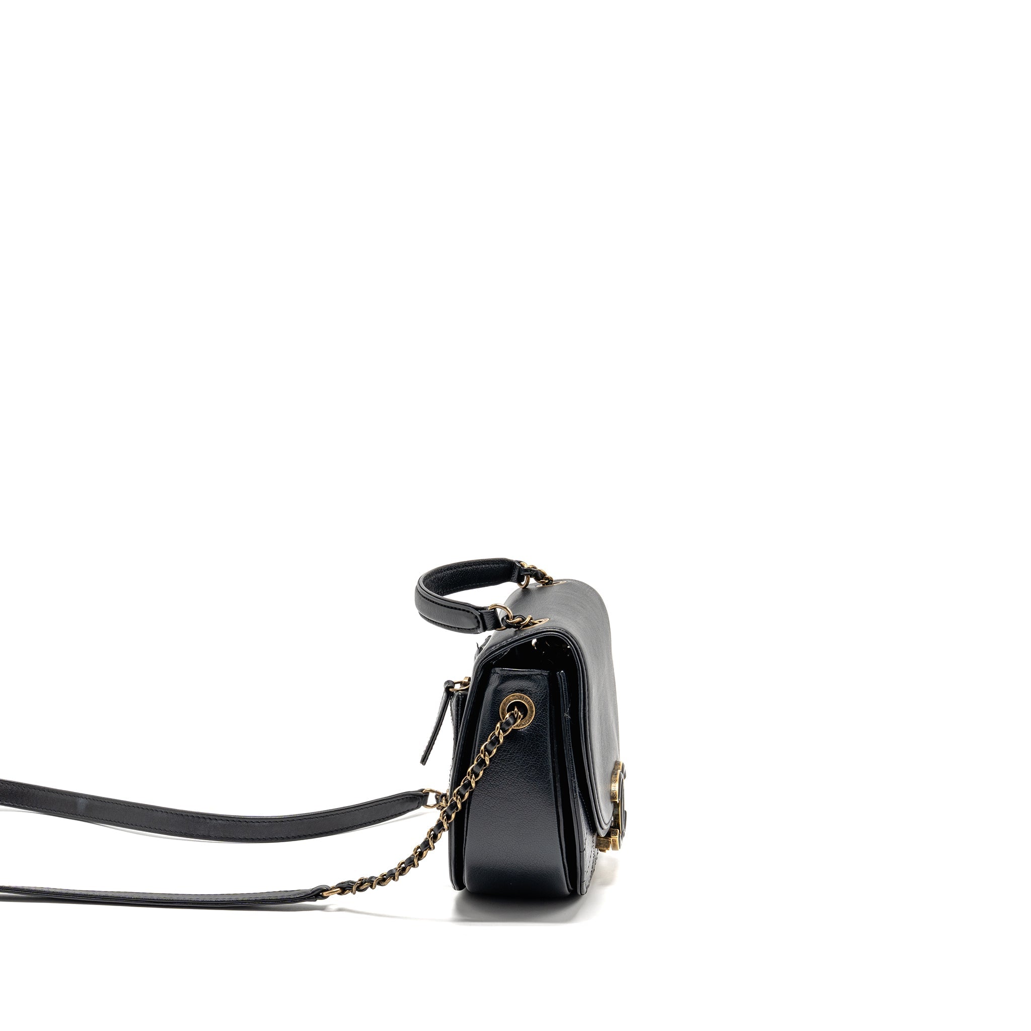 chanel-black-5