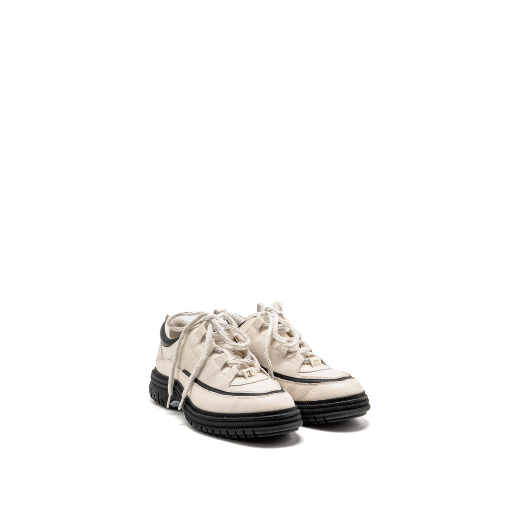 chanel-25n-size-37-5-sneakers-suede-calfskin-black-white