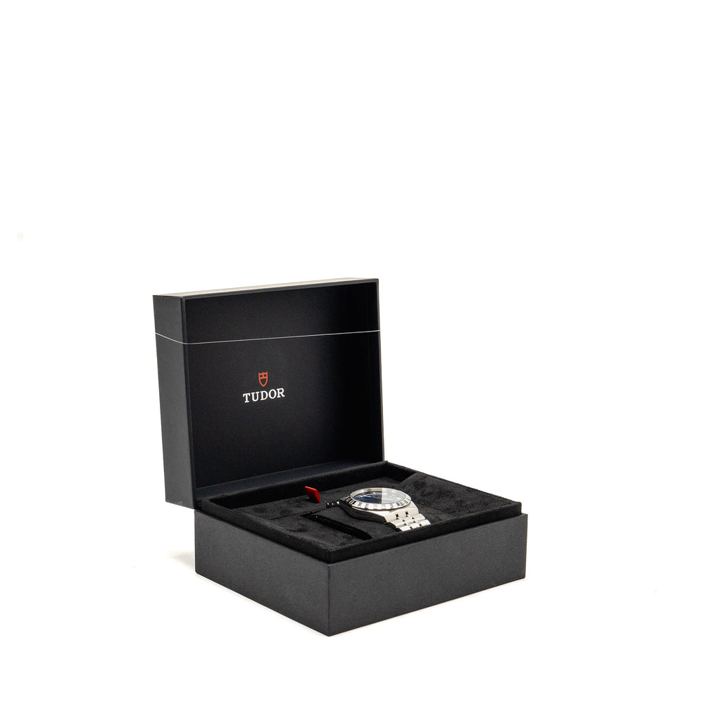 tudor-royal-41mm-watch-steel-case-blue-dial-m-28600-0005