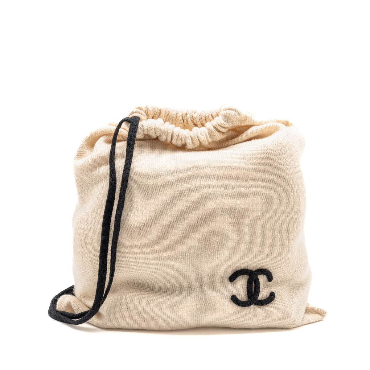 chanel-cc-logo-sock-slipper-blanket-travel-set-cashmere-cream-knit-copy