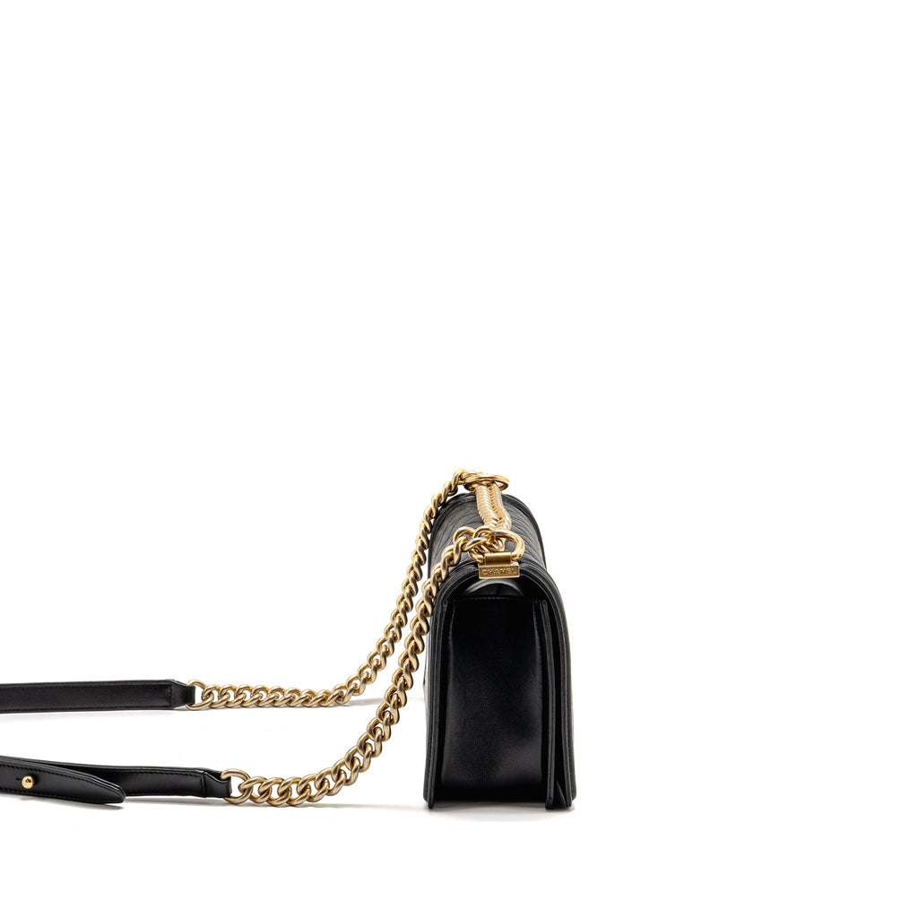 chanel-medium-boy-bag-lambskin-black-ghw-4