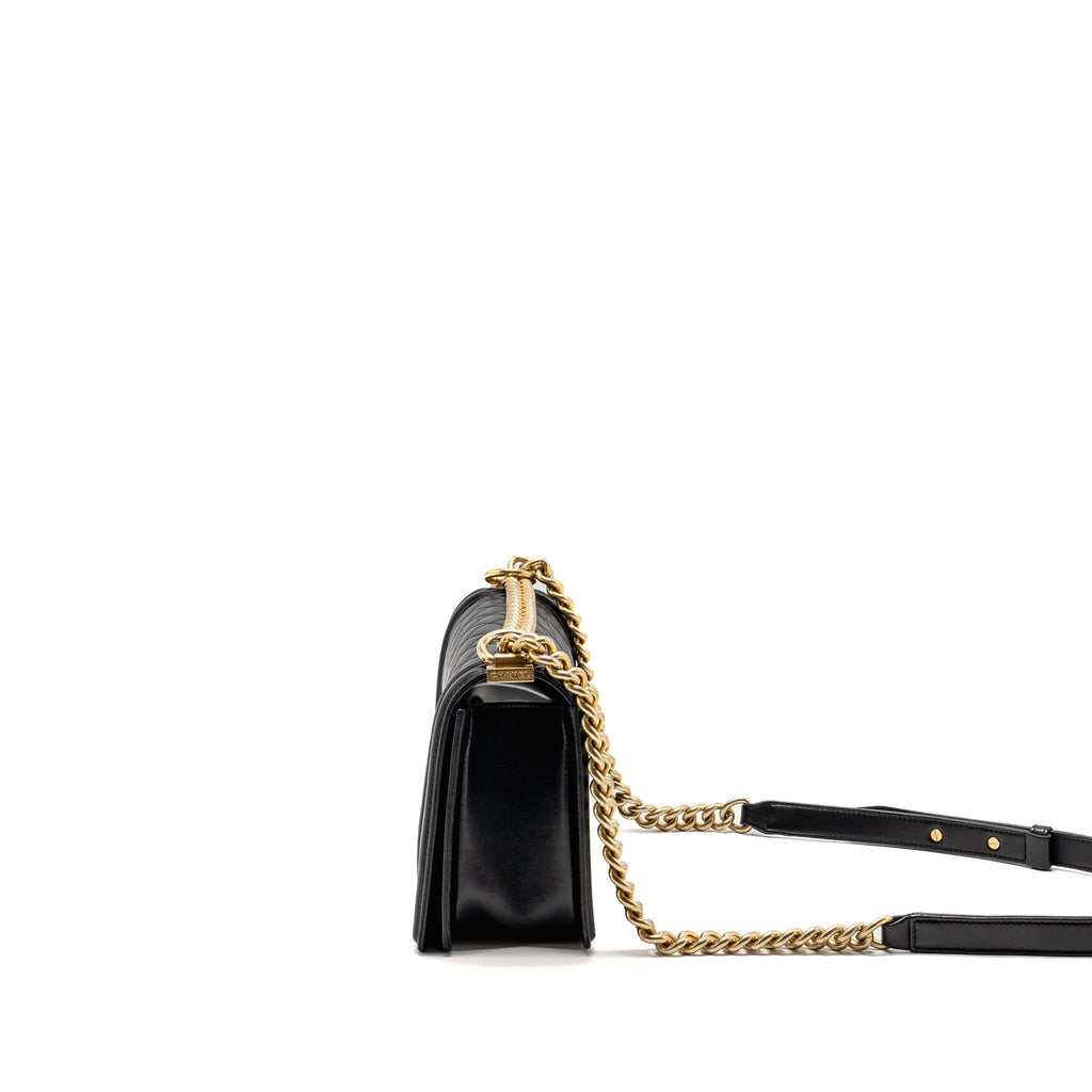 chanel-medium-boy-bag-lambskin-black-ghw-4