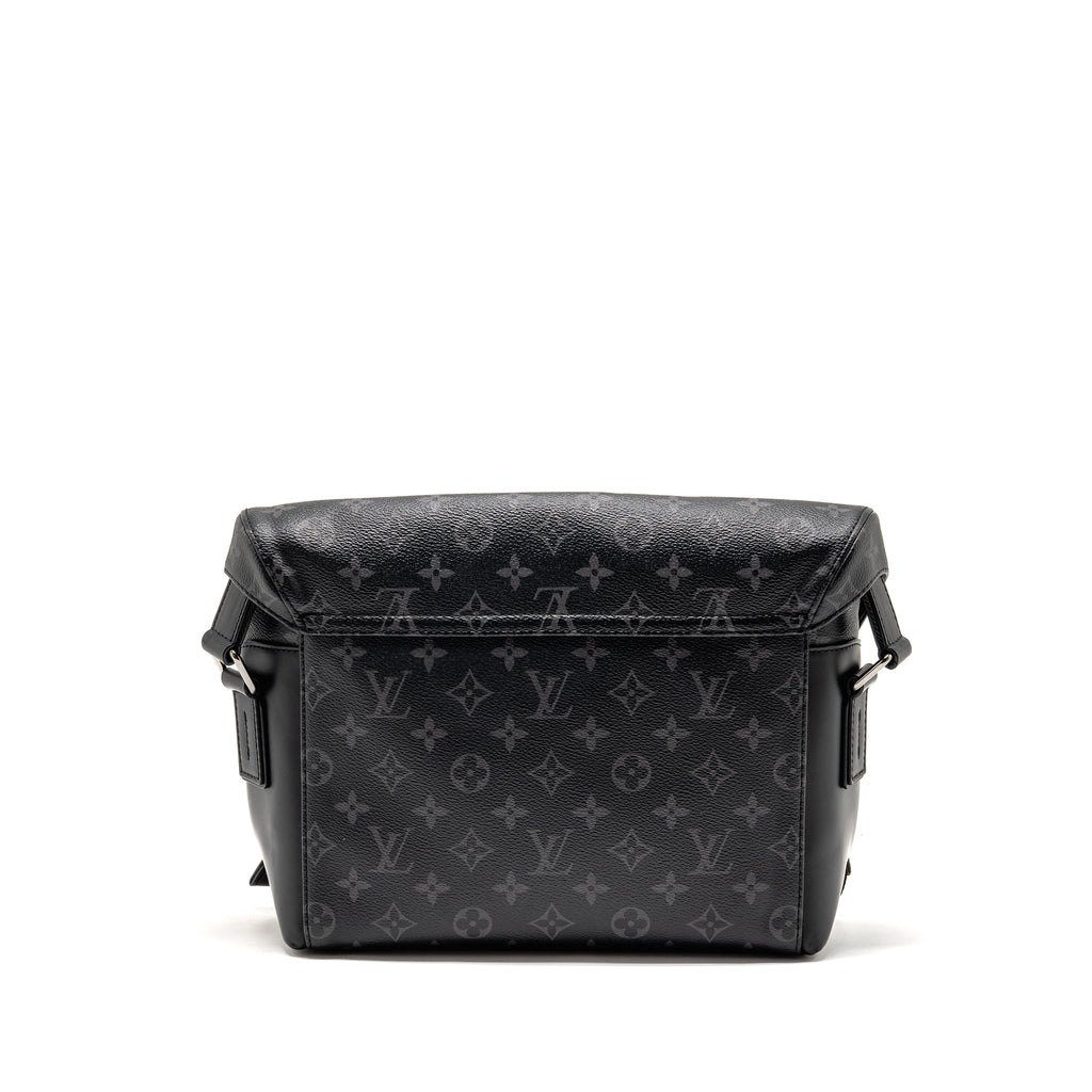 louis-vuitton-messenger-voyager-pm-monogram-eclipse-black-shw-copy