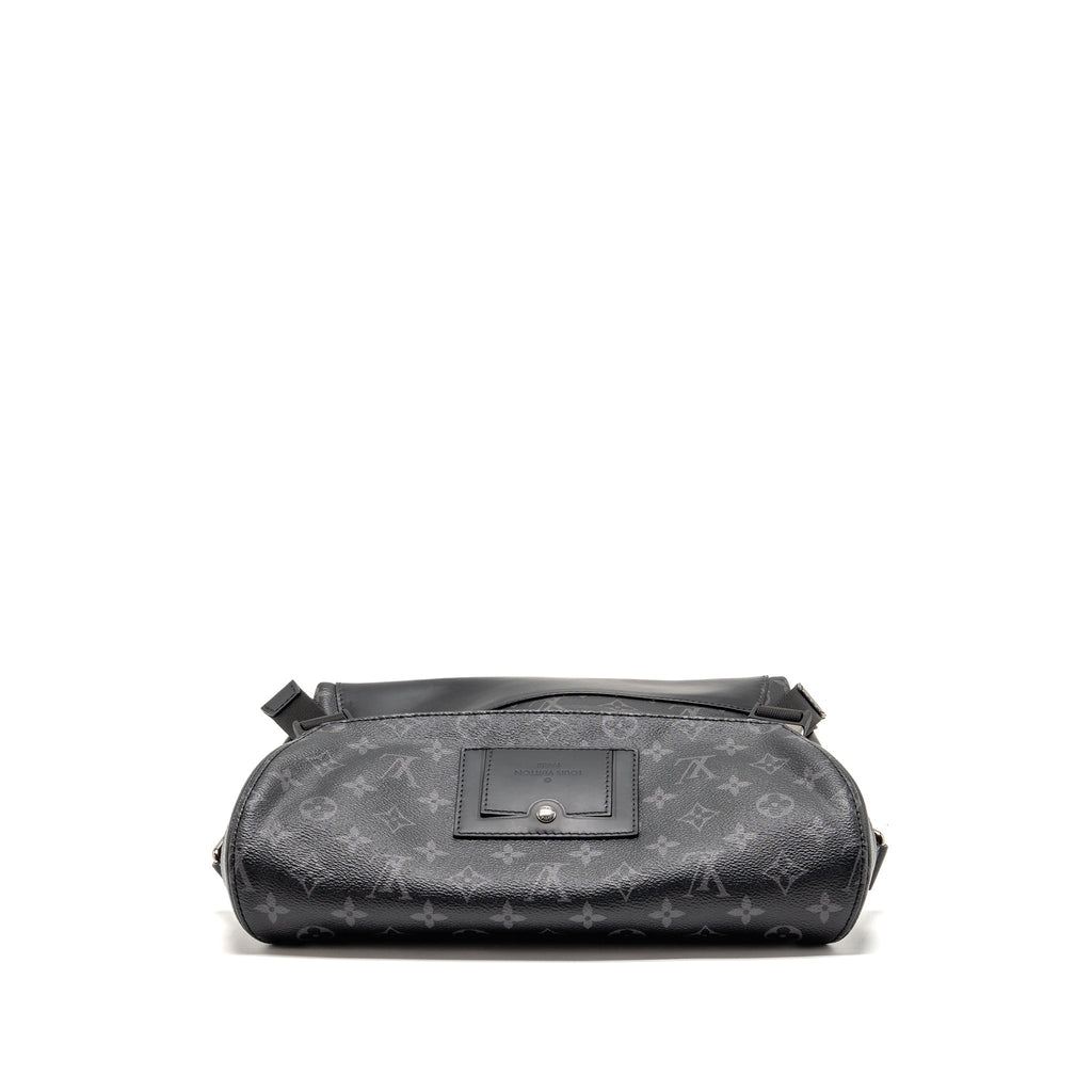 louis-vuitton-messenger-voyager-pm-monogram-eclipse-black-shw-copy