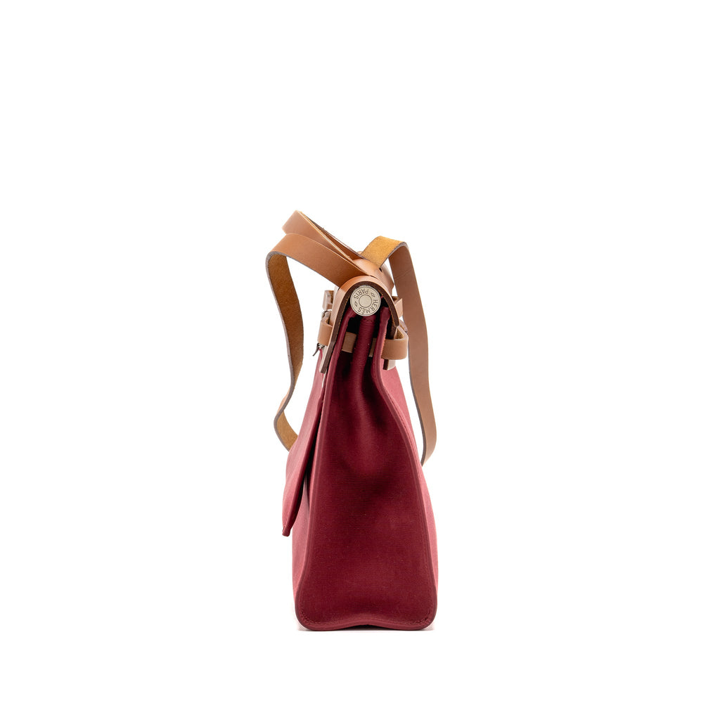 hermes-herbag-31-zip-bag-canvas-hunter-leather-red-shw-stamp-square-o