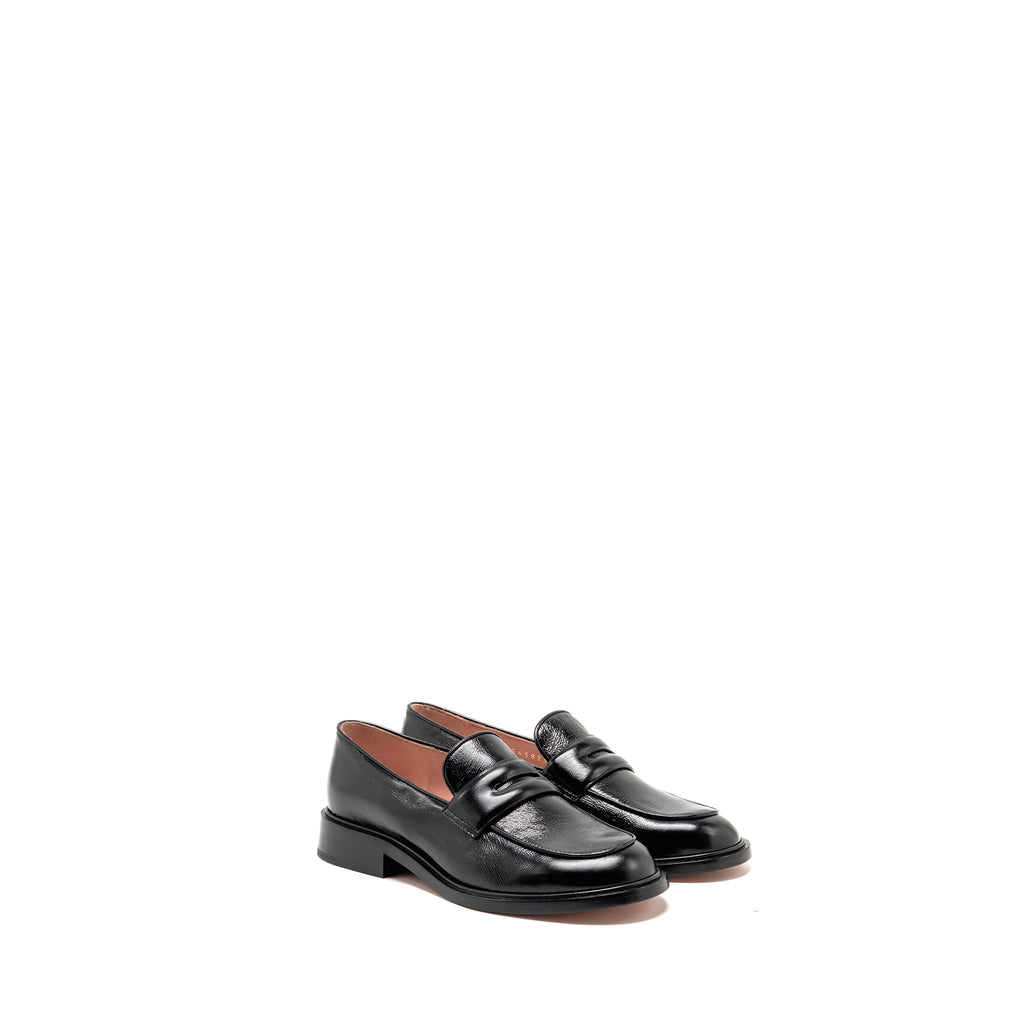 chanel-24a-size-35-cc-logo-loafer-moccasins-shiny-calfskin-black