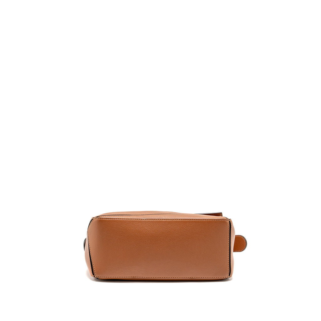 loewe-small-puzzle-bag-calfskin-tan-shw-4