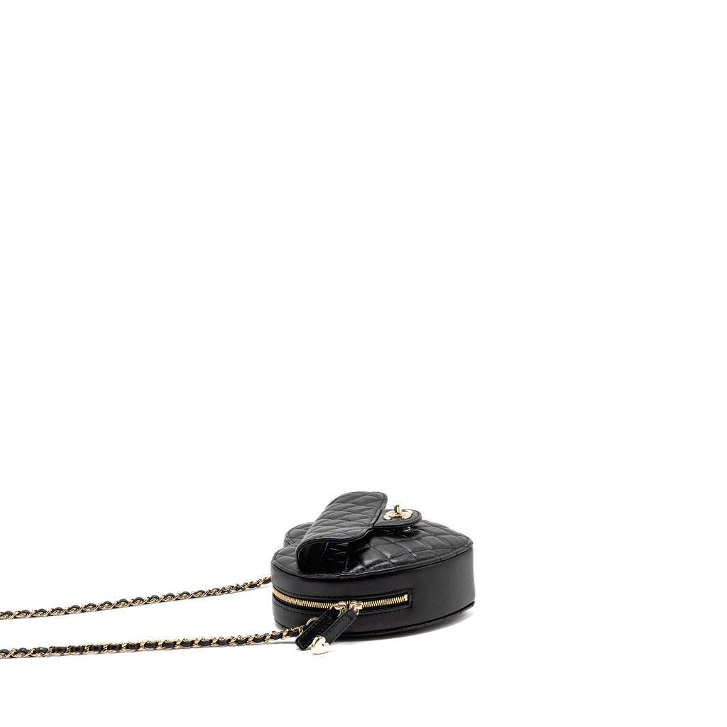 chanel-22s-cc-in-love-heart-bag-lambskin-black-lghw-microchip
