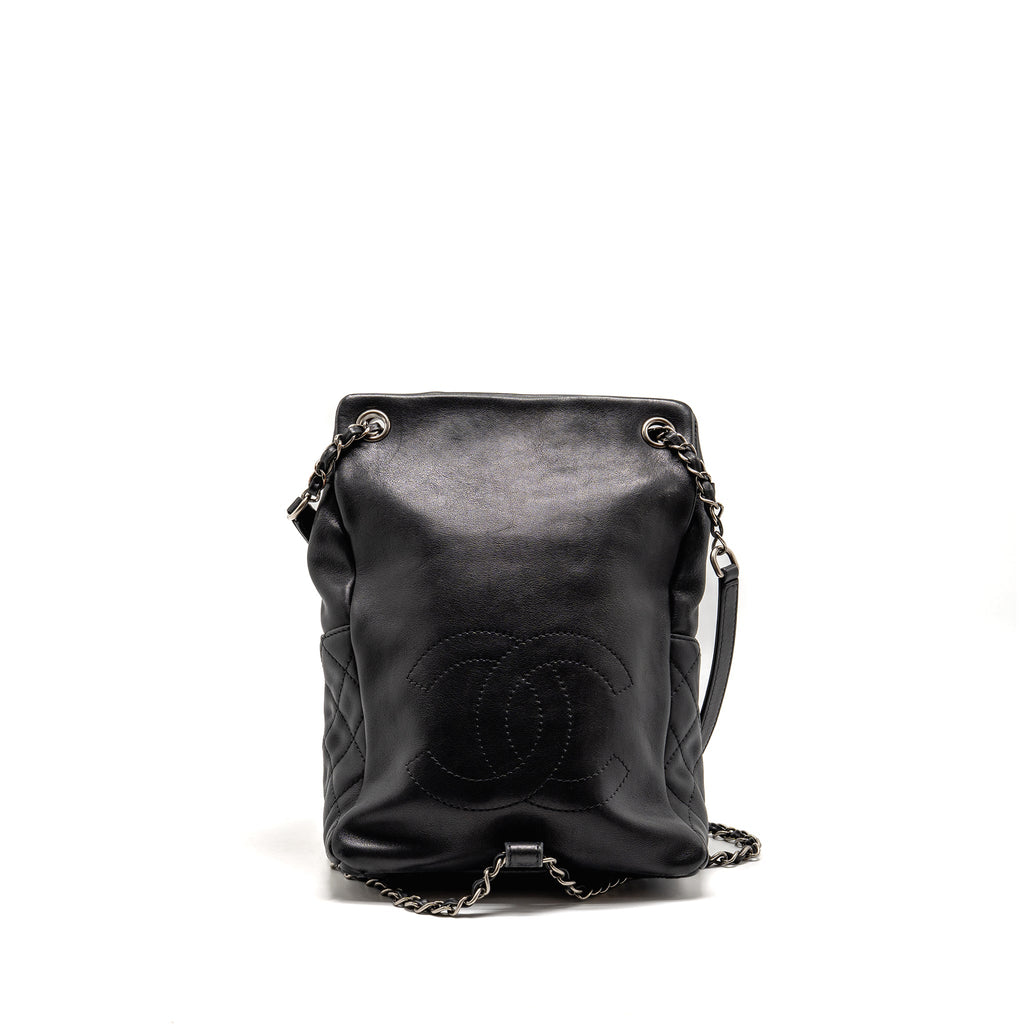chanel-15b-cc-flap-backpack-calfskin-black-ruthenium-hardware