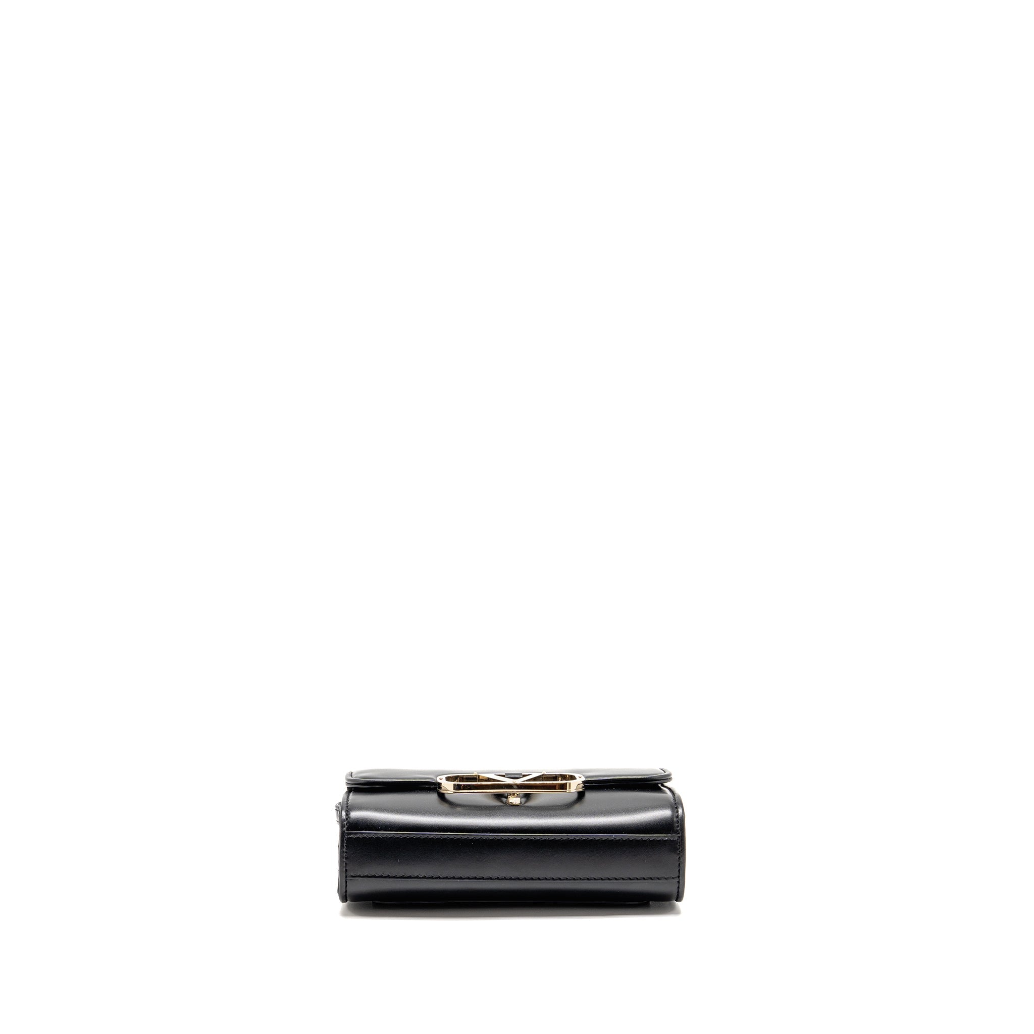 valentino-v-logo-type-foldover-top-shoulder-bag-calfskin-black-shw