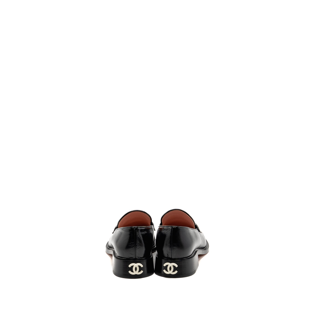 chanel-24a-size-38-5-cc-logo-loafer-moccasins-shiny-calfskin-black