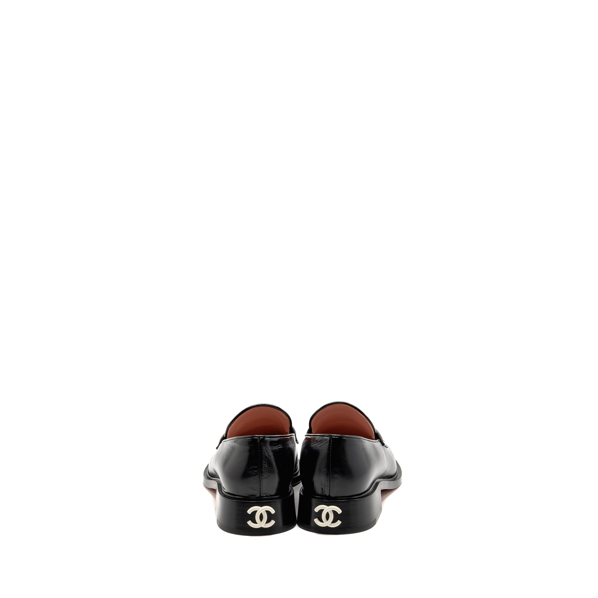 chanel-24a-size-38-5-cc-logo-loafer-moccasins-shiny-calfskin-black