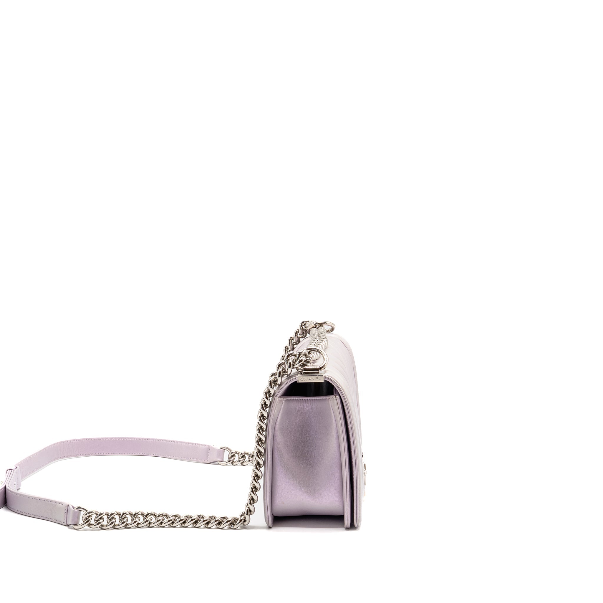 chanel-medium-boy-bag-chevron-lambskin-iridescent-lilac-shw