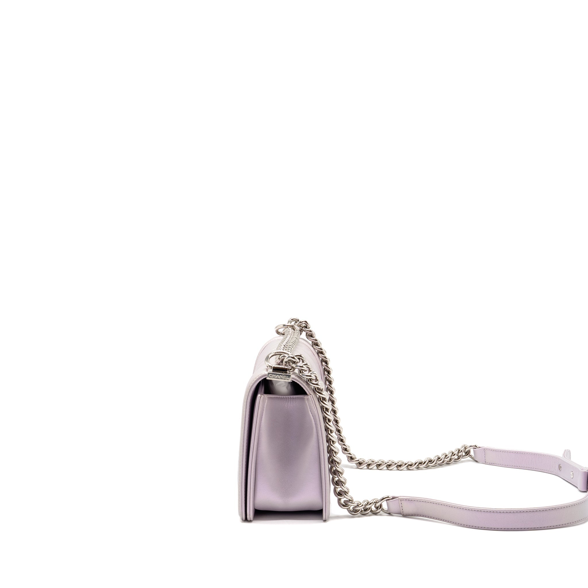chanel-medium-boy-bag-chevron-lambskin-iridescent-lilac-shw