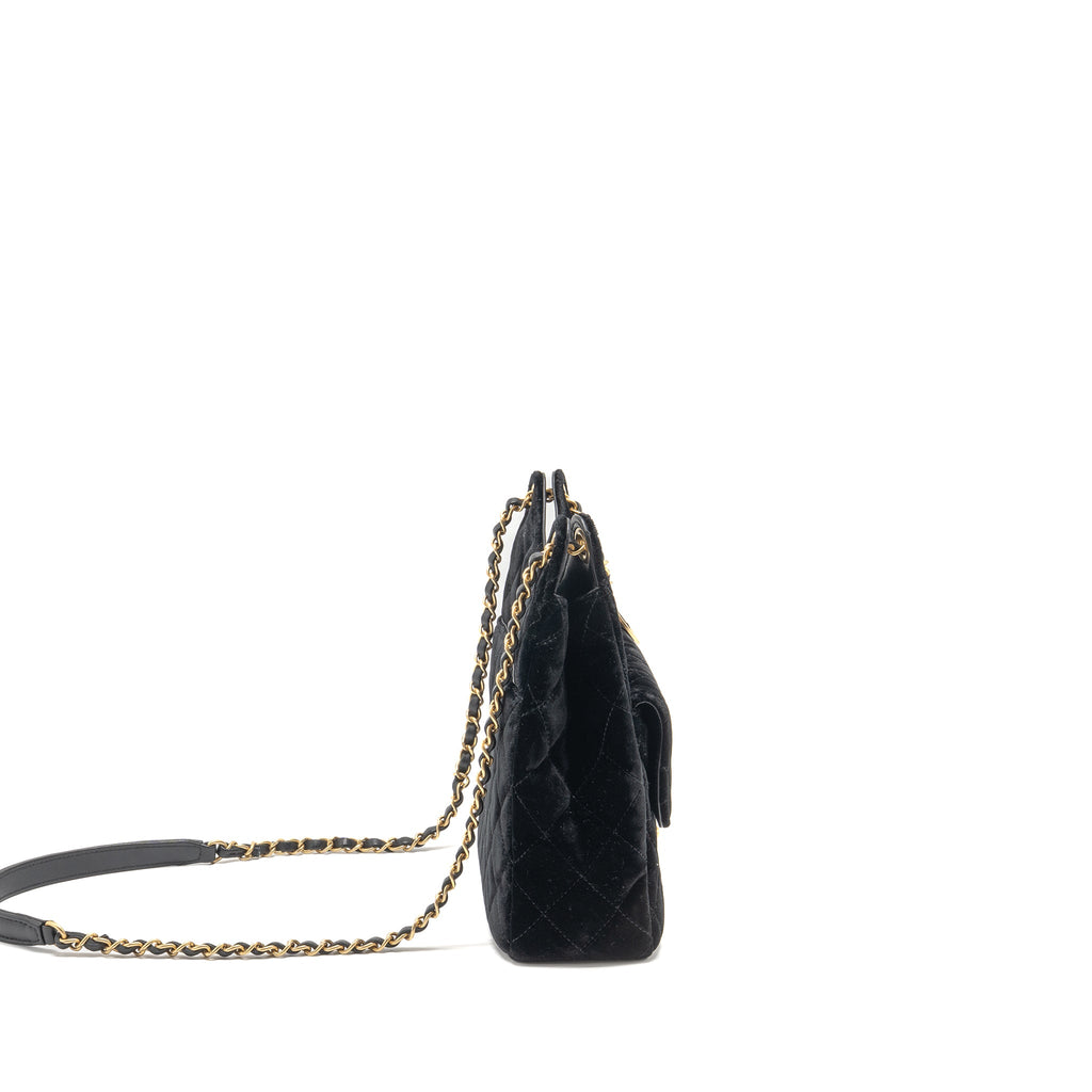chanel-23b-hobo-bag-velvet-black-ghwmicrochip