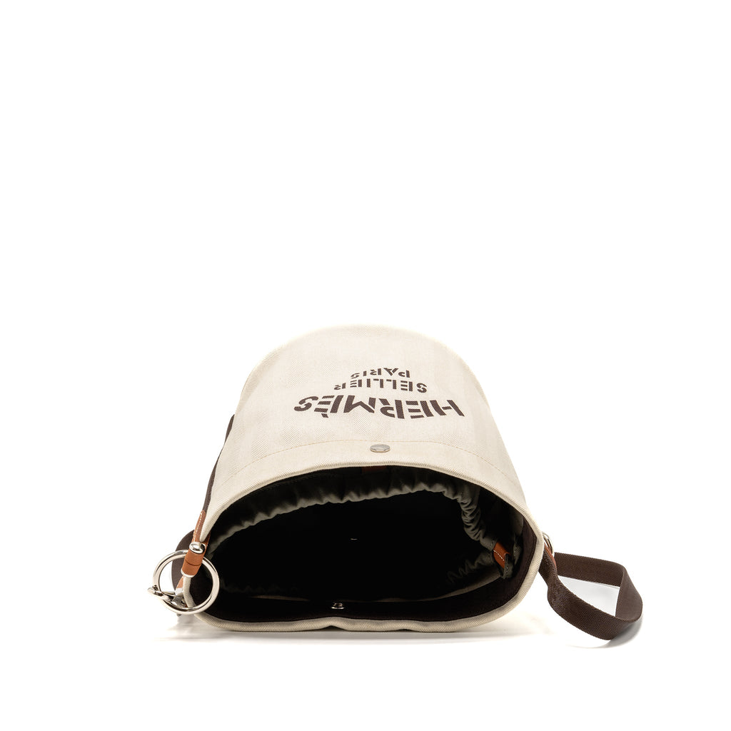 hermes-sac-de-pansage-toile-grooming-bucket-bag-canvas-craie-gold-shw