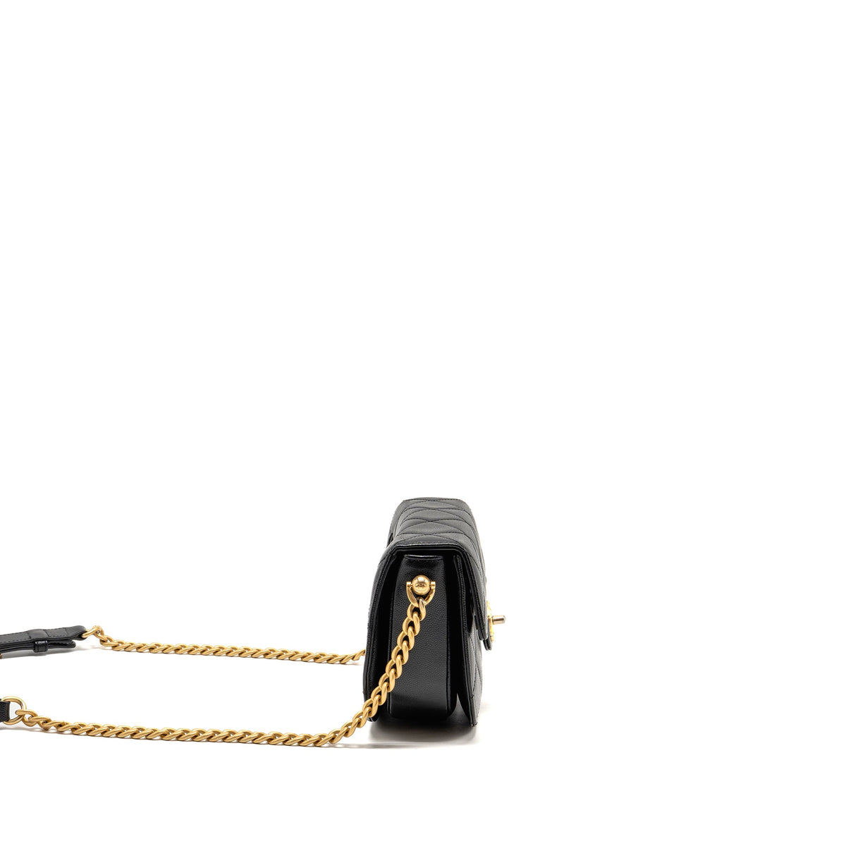 chanel-22b-round-messenger-bag-grained-calfskin-black-ghw-microchip