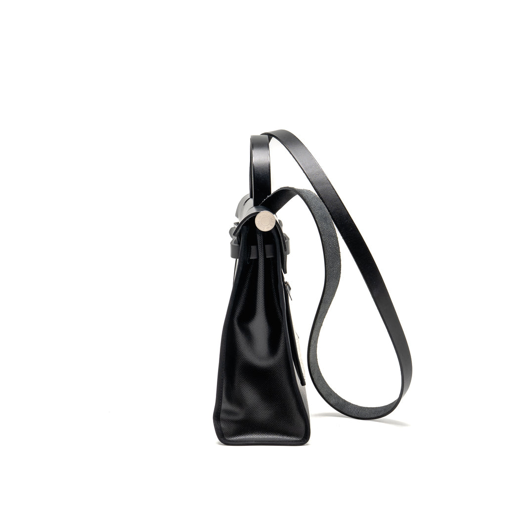 hermes-herbag-31-zip-bag-berline-canvas-hunter-leather-black-ecru-black-shw-stamp-k