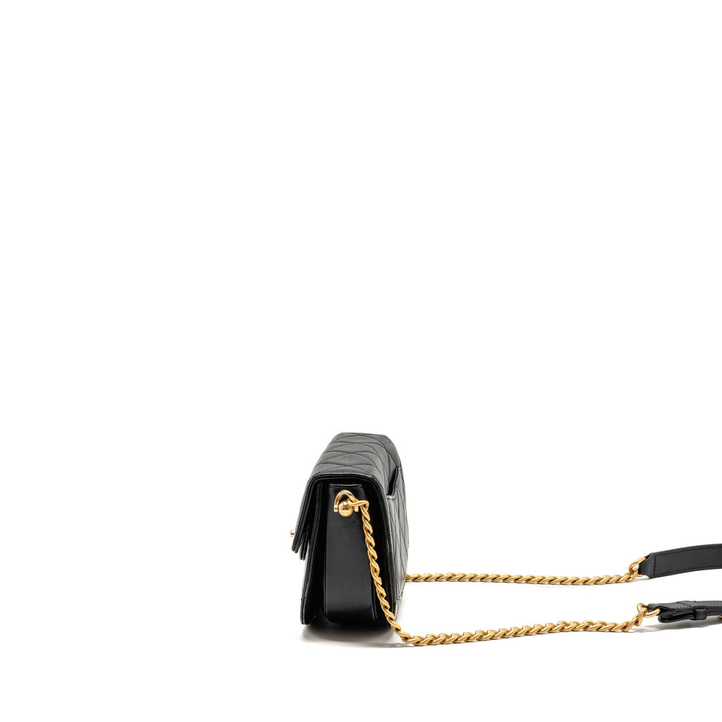 chanel-22b-round-messenger-bag-grained-calfskin-black-ghw-microchip