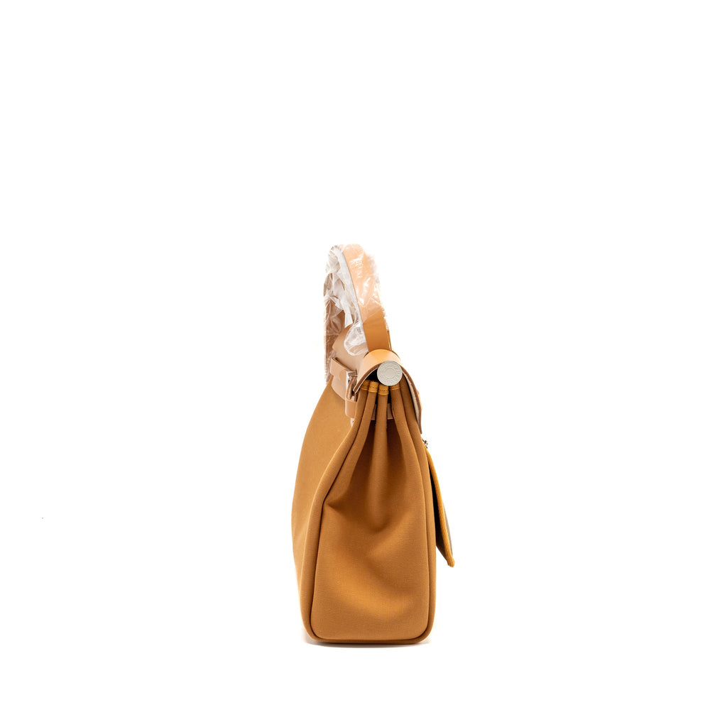 hermes-herbag-31-zip-bag-canvas-vache-hunter-leather-natural-shw-stamp-z