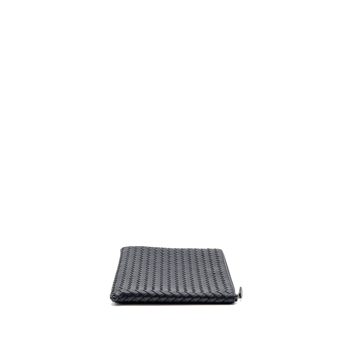 bottega-veneta-intrecciato-clutch-leather-navy-with-black-hardware