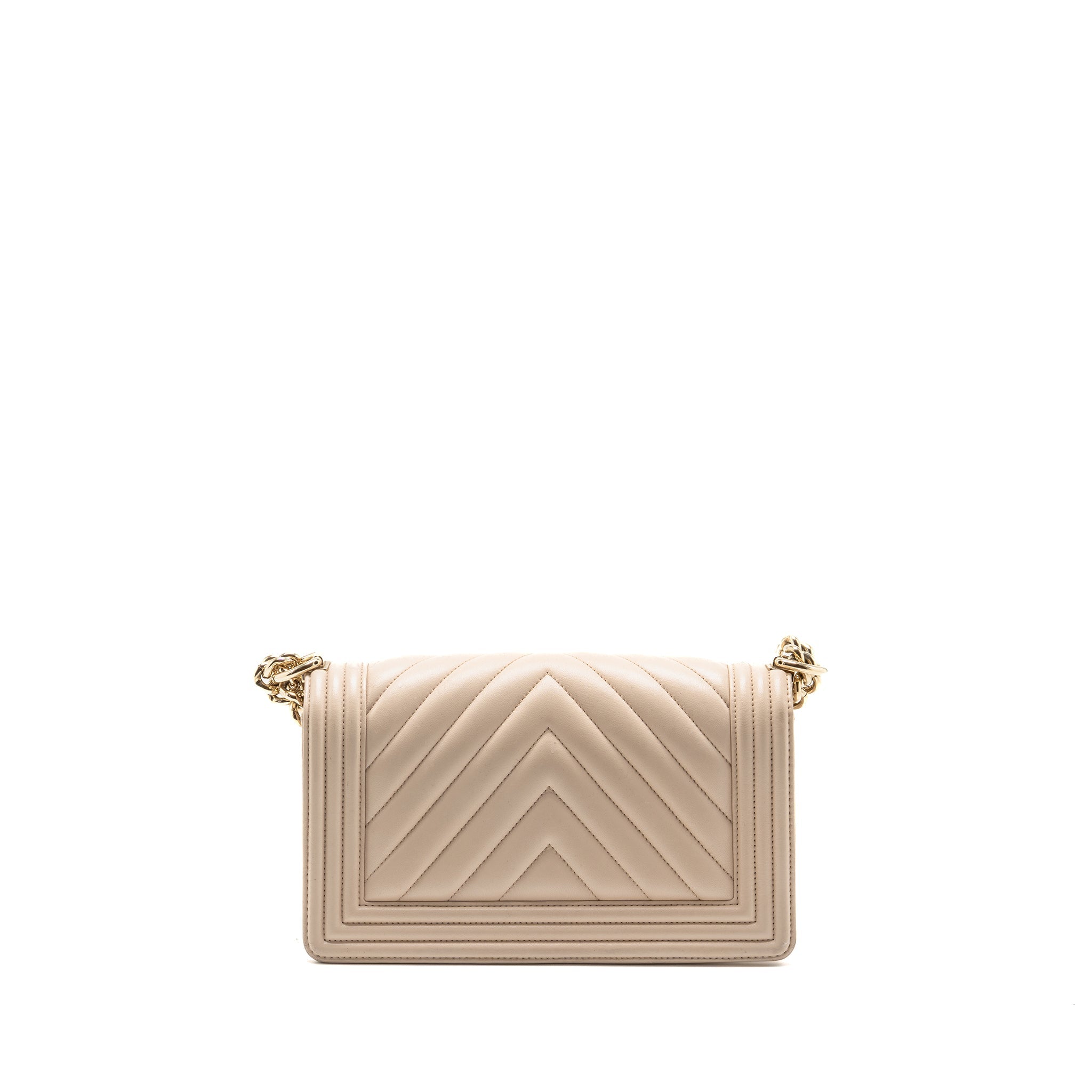 chanel-medium-boy-bag-chevron-lambskin-beige-lghw